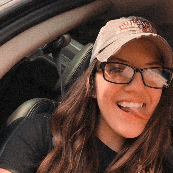 Meet your Posher, Hannah - Picture 1 of 1